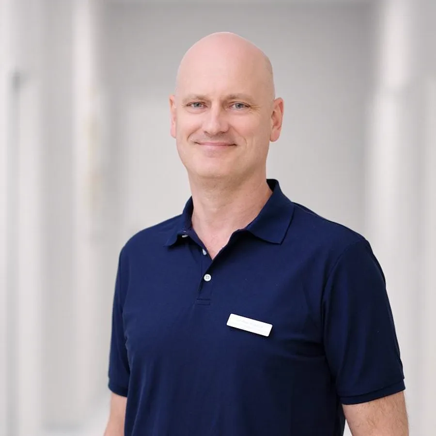 Dr. med. (H) Peter Vrastyak — Facharzt für Gynäkologie und Geburtshilfe FMH, Hautarztpraxis Chur West